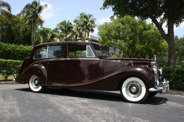 Classic wedding car for Miami wedding transportation